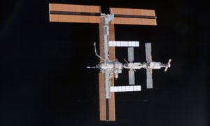 La Station photographiée par l'équipage d'Atlantis, à la fin de la missio STS-115 (septembre 2006)