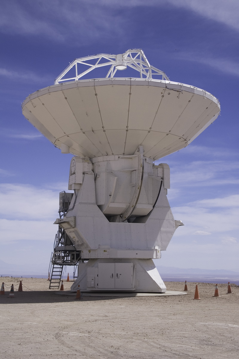 Installation de la première antenne ALMA