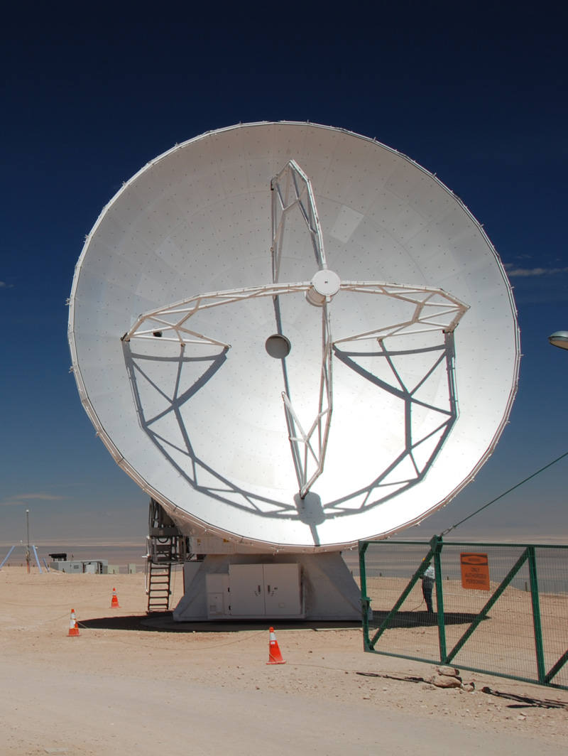 Installation de la première antenne ALMA
