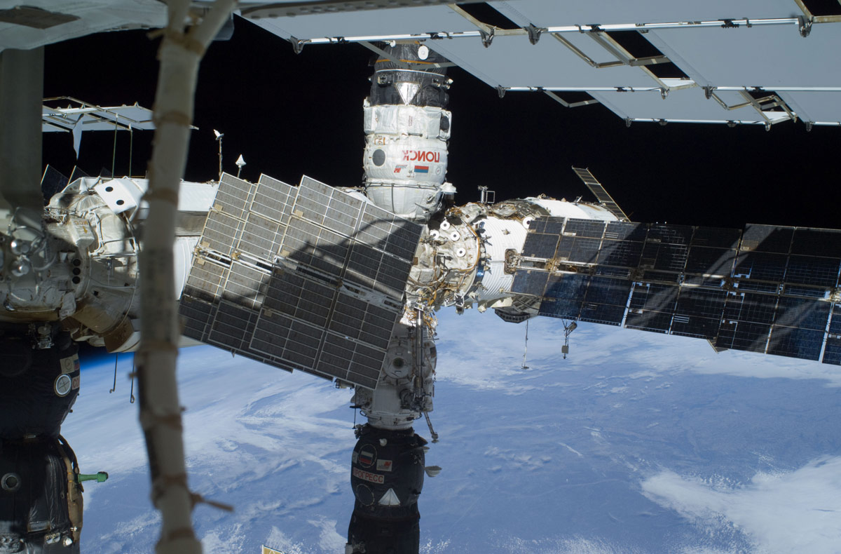 Retour en images sur l'arrivée du module russe MRM-2