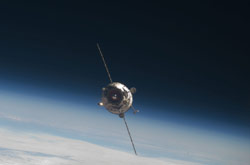 Retour en images sur l'arrivée du module russe MRM-2