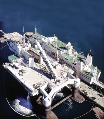 La plate-forme Odyssey et le Sea Launch Commander