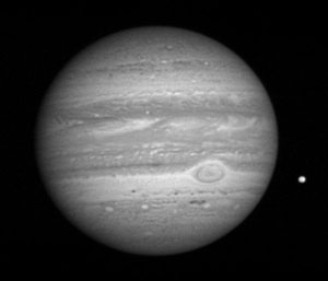 Image de Jupiter et Io transmise par New Horizons le 8 janvier 2007