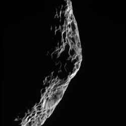 Hypérion vu par Cassini en septembre 2005