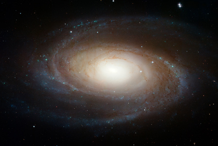 La galaxie M81 observée dans le détail par Hubble