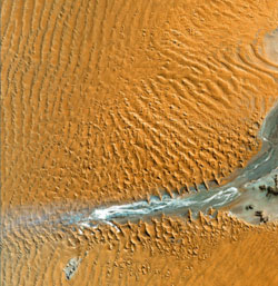 Les dunes linéaires du désert Namib