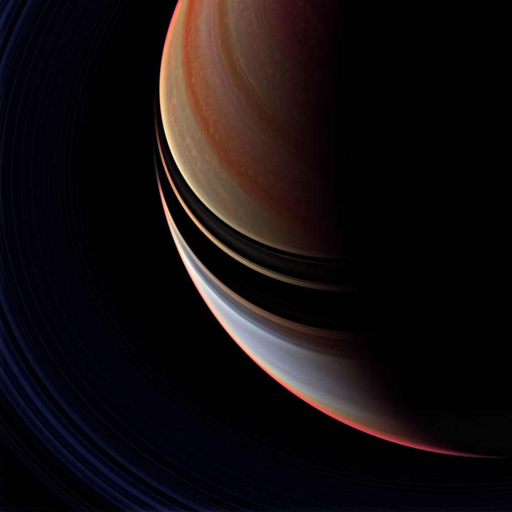 Saturne toute en couleurs