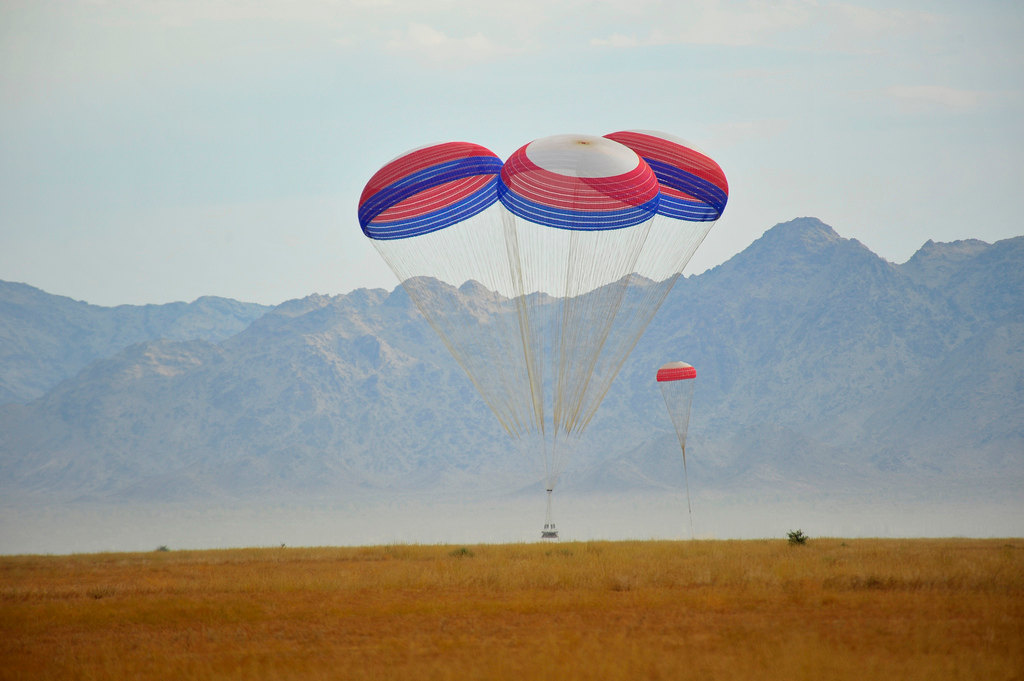 Les 3 parachutes principaux (Ares 1)