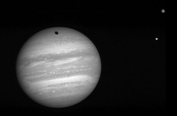 Jupiter, Io, Ganymède et son ombre sur Jupiter