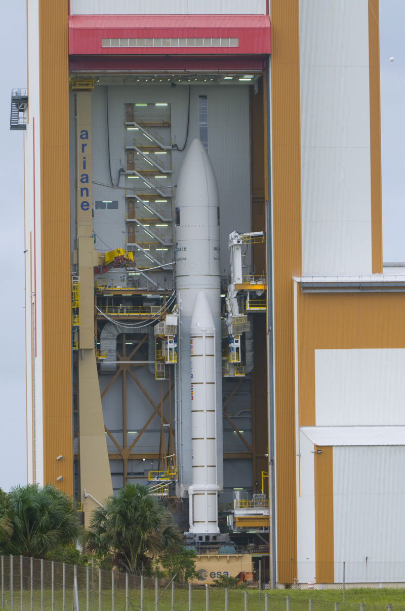 Transfert d'Ariane 5 ES sur son pas de tir (ELA-3)