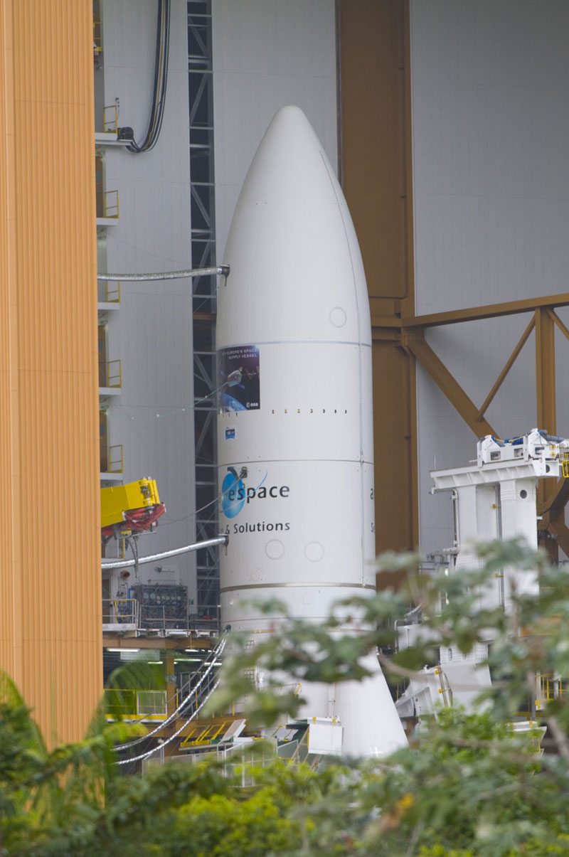 Transfert d'Ariane 5 ES sur son pas de tir (ELA-3)