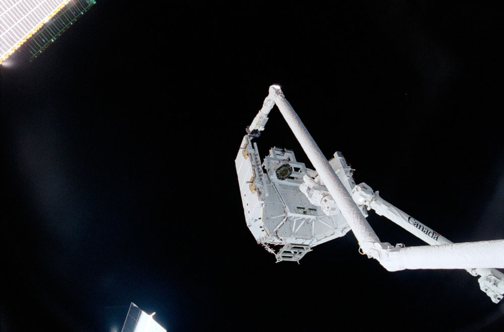 La poignée de mains canadiennes dans l’espace