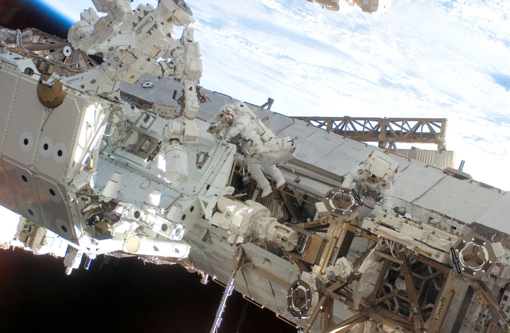 Dextre assemblé et intégré à la Station 