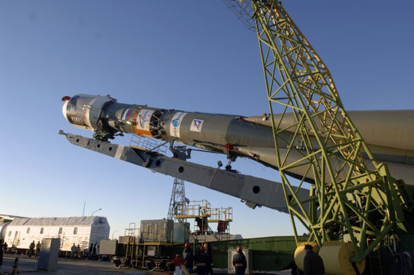 Venus Express transférée et érigée sur son pas de tir