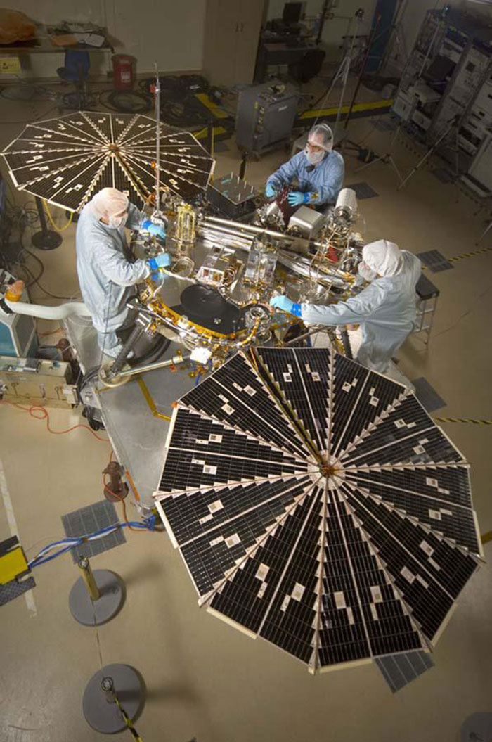 Le lander Phoenix, panneaux solaires déployés