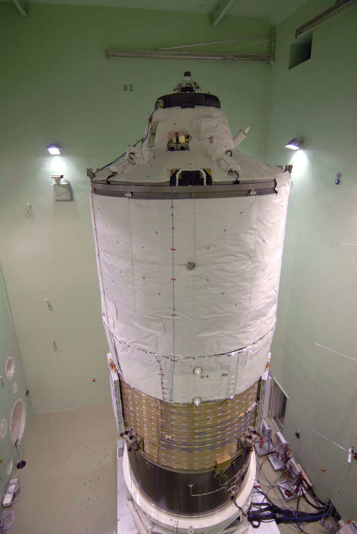 L'ATV pendant des tests acoustiques à l'ESTEC, le Centre technique de l'Agence spatiale européenne