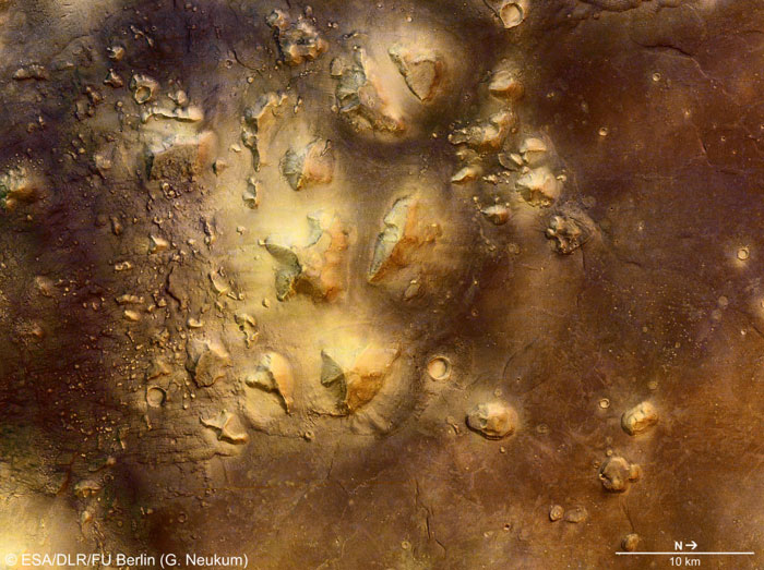 Le Visage de Mars (en bas à droite)
