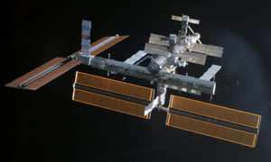 La Station spatiale avec son nouveau segment de poutre P3 / P4 (STS-115, septembre 2006)