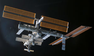 La Station spatiale avec son nouveau segment de poutre P3 / P4 (STS-115, septembre 2006)