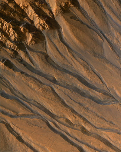 Ravines martiennes (cratère près de Gorgonum Chaos)